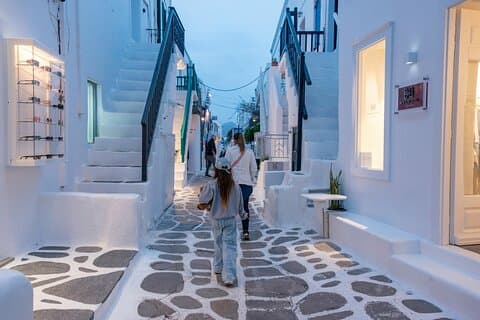 8-Day Greece Tour: Athens, Delphi, Mycenae, Mykonos, Santorini
