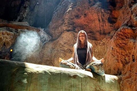 Rishikesh : Trekking guiado por la cueva de Jhilmil con templo de Neelkanth