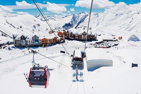 Fra Tbilisi til Ananuri og Gudauri Ski feriesenter Tour