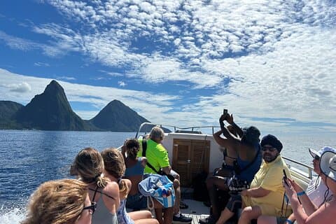 Soufriere Volcano, Waterfall e Snorkeling Tour em barco rápido