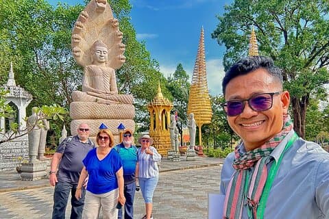 Tour para grupos pequeños a templos, mercados locales y monumentos emblemáticos