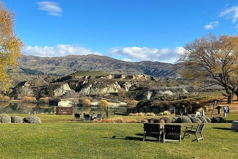 Cromwell: Bannockburn Wineries & Private Wine Retreat by eBike