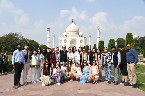 Excursión de un día al Taj Mahal, Agra Fort & Baby Taj con todo incluido desde Delhi