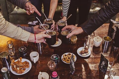 マテ茶の試飲と体験、アルゼンチンの偉大な儀式を体験