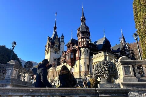 Château de Bran, château de Peles et Nevermore Academy de Brasov