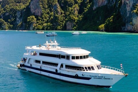 Nyt komfortabel fergeopplevelse fra Phuket til Phi Phi
