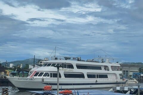 Sehenswürdigkeiten Phi Phi nach Phuket Fähre mit Restful Seat Classes