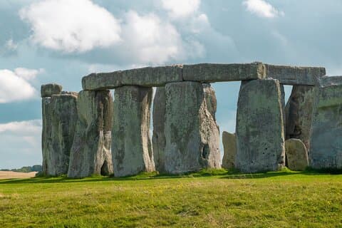 ロンドン発ストーンヘンジと古代ブリテン小グループ日帰りツアー