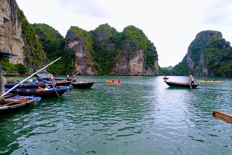 Halong Bay Full-Day - 5.5 Hours On-Boat With Cave And Kayaking