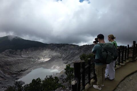 Visite guidée du volcan Tangkuban Parahu ou du cratère blanc Bandung