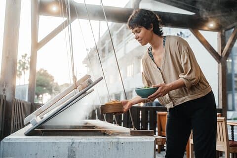 Machen Sie ein Mittagessen mit der Onsen-Küche in Unzen
