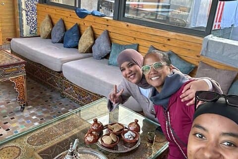 Marokkanische Teezeremonie in Fez Medina