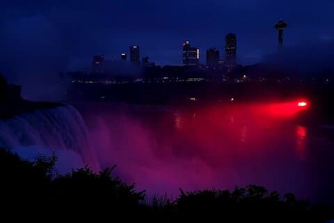 Niagara Falls etter mørk intercity overføring fra Boston