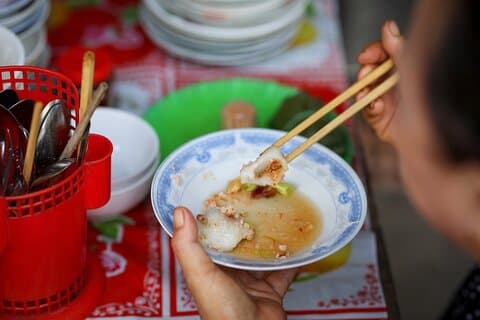 Hue Food Tour by Walking, Cyclo or Scooter