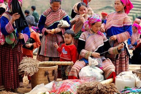 Mercato di Can Cau e tour di Bac Ha – 2 giorni 1 notte