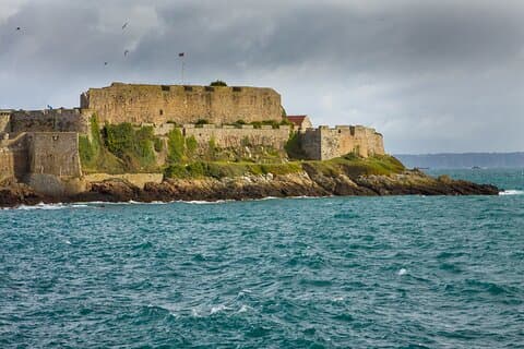 Visite privée à pied : Port historique de Guernesey et St Peter