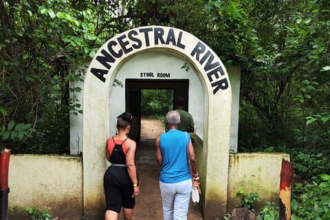 Restauranter i nærheten av Ancestral River & Cape Coast Door Of No Return