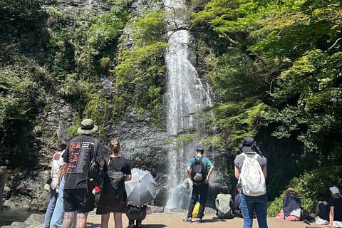 Osaka Minoh Wasserfall und Katsuoji Tempel Halbtagestour