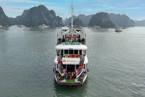 Mira Day Cruise Descobrindo a Baía de Halong por 6 horas