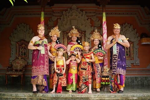 Ubud Tradisjonell balinesisk kostyme Photoshoot med sminke