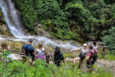 Hotell i nærheten av Chiang Mai Mae Kam Pong Wild Gibbon Jungle Trek