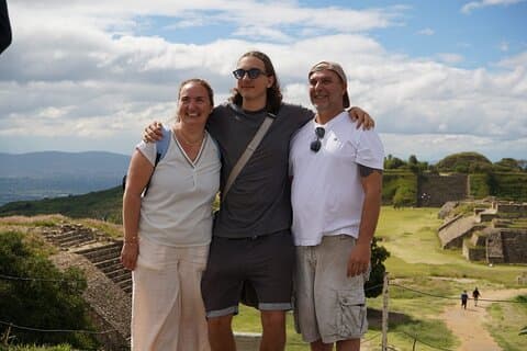 Oaxacas rötter: Monte Albán och förfäderskonst.