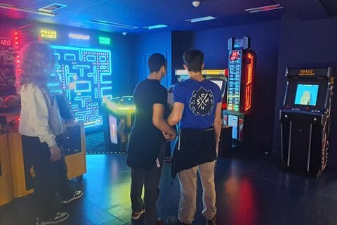 Onbeperkt gratis spelen Arcade ervaring bij Continue Arcades