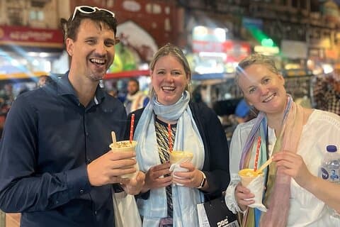 Best Mumbai Street Food Tour with Market & Train Ride Tour