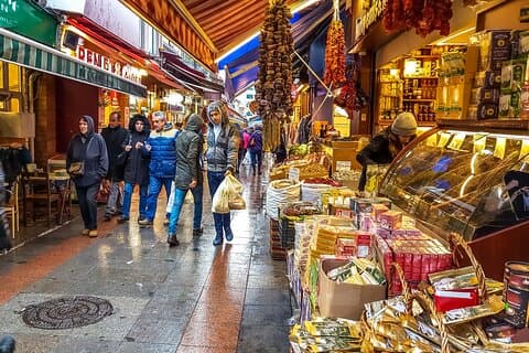 プライベートカドゥキョイ料理ツアー：歴史的な味と文化
