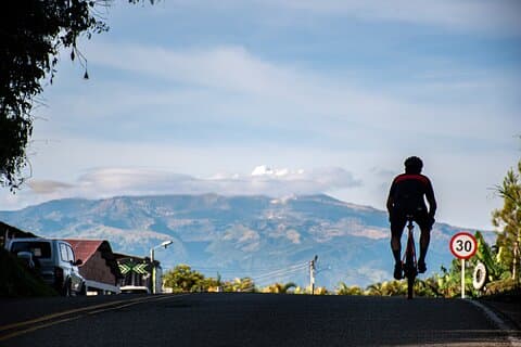 Alto de Letras-Senior Riders 55 + Tour Ciclista Guiado en Colombia