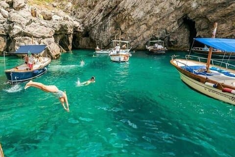 Fra Praiano: Privat Capri bådtur - en hel dag