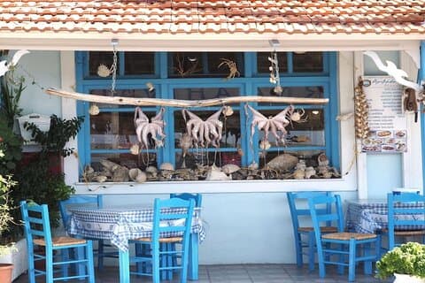 Excursão privada em Paros, Village of Lefkes - Naousa com degustação de bolo