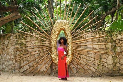 Tulum Photoshoot - Escultura Ven a la Luz and Beach Photographer
