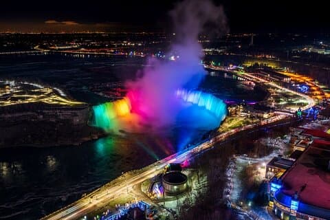 Toronto til Niagara Falls dag og kveldstur med båt og vin