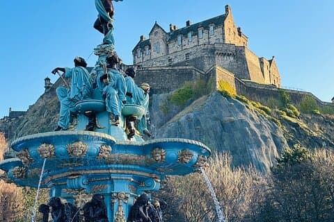 Excursión guiada de un día privado a Edimburgo en un taxi negro