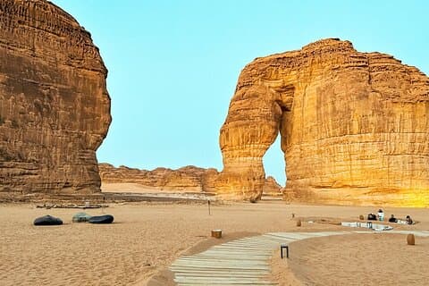 Full Day AlUla Tour with Hegra Maraya Old Town and Elephant Rock
