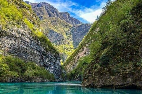 Tirana til Shala River daglige båttur