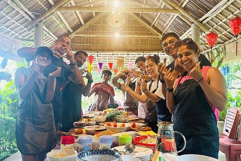 Hoi An : visita al mercato, giro in barca a canestro e lezione di cucina