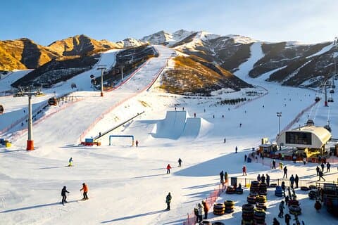 Private Round-Trip Transfer to Wanlong Ski Resort From Beijing