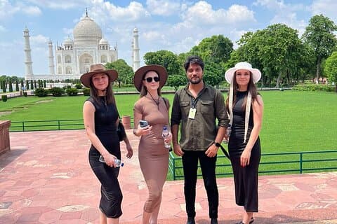Taj Mahal and Agra Overnight Tour From Delhi