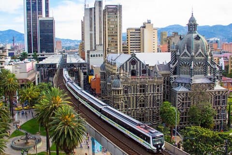 Heldagstur i Medellín (bytur og graffititur - Comuna 13)