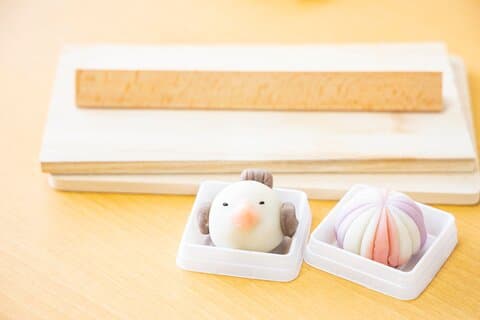 Tokyo met la main sur Wagashi faisant classe à Ginza