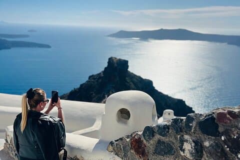 Santorini Bliss: descubre los encantos del placer sureño