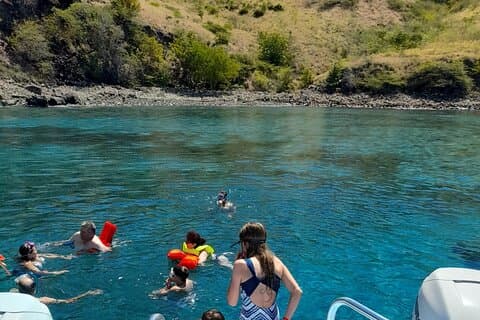 Tour privado en barco por San Cristóbal y Nieves