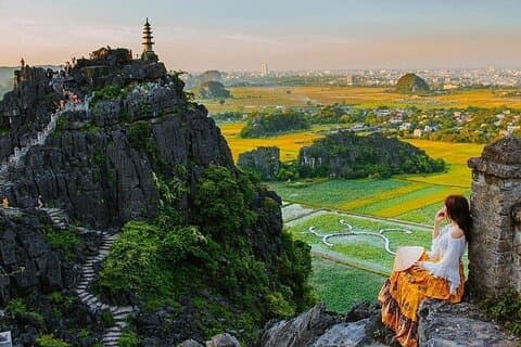 Private Luxury Day Trip to UNESCO Trang An Mua Cave and Bich Dong