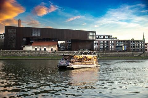 Krakow: River Cruise and Wieliczka Salt Mine Group Tour