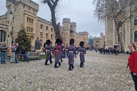 Easy Access Crown Jewels and the Original Tower of London Cruise