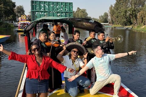 Xochimilco Magic : Cultuur, Kanalen & Mezcal, 3 uur boot avontuur!