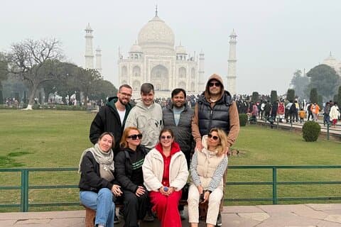 Taj Mahal och Agra privat dag biltur från Delhi med 5 * måltid