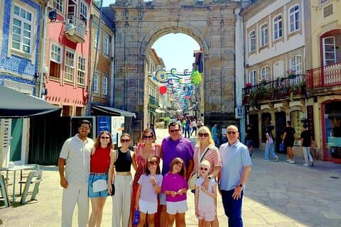 Braga and Guimarães Small-Group Tour with Lunch from Porto